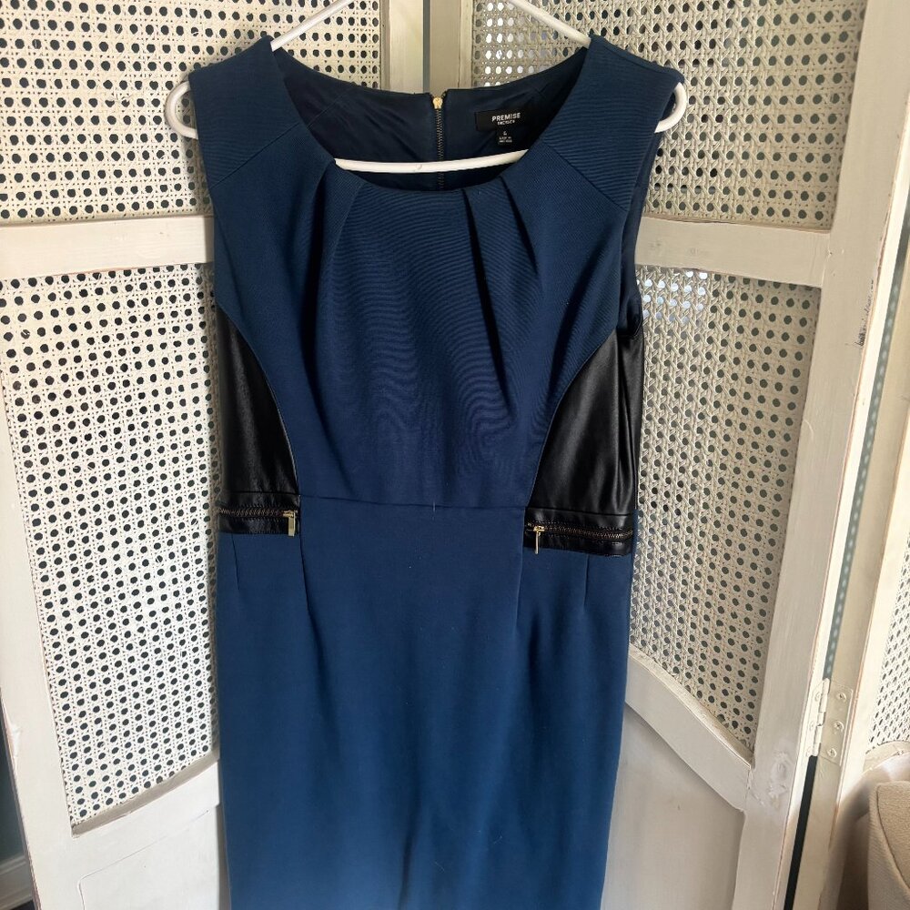 Premise size 6 dress with zip up back